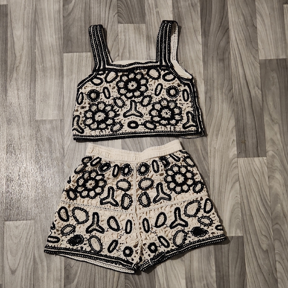 Crochet Two-Piece Shorts Set - Cream & Black